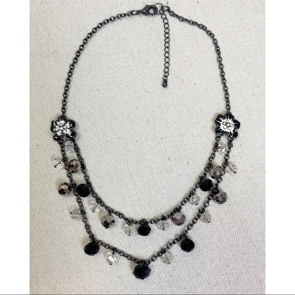 Gunmetal black white hibiscus flower double chain glass bead necklace - Picture 4 of 6